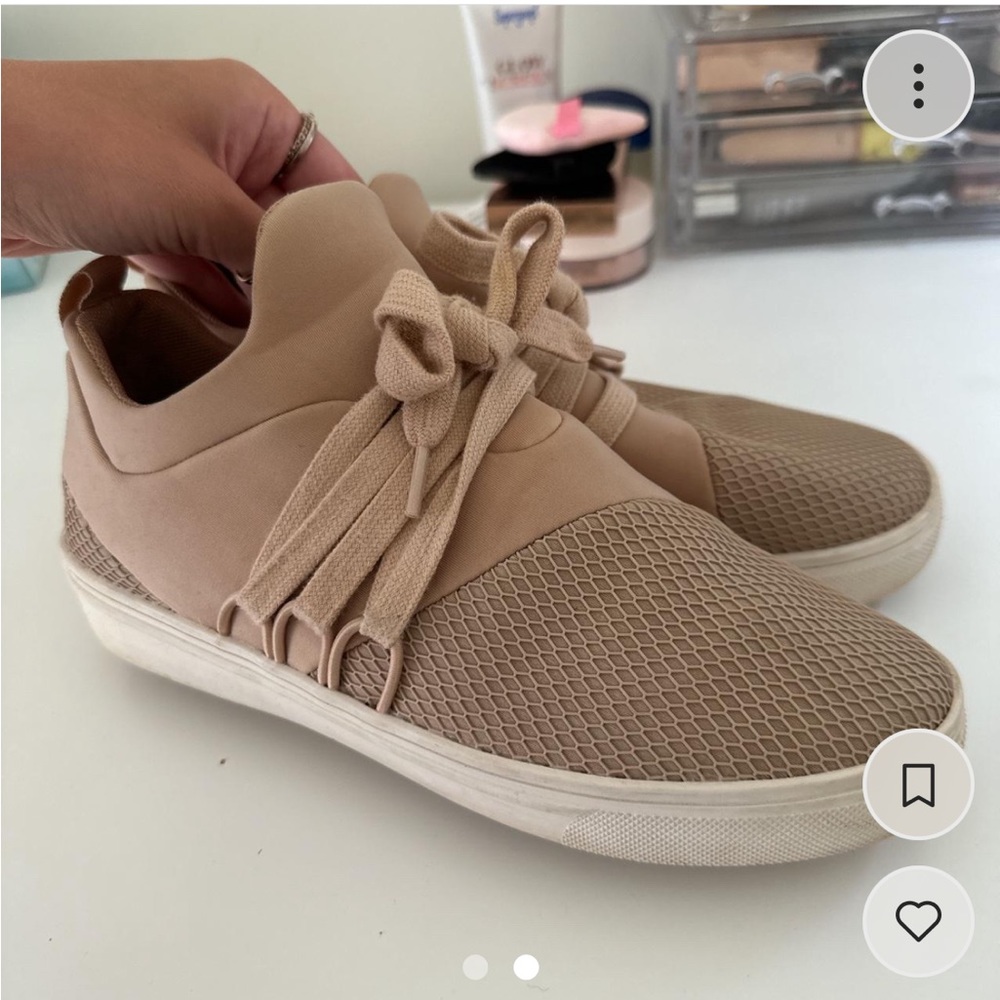 Steve Madden Lancer Sneaker.